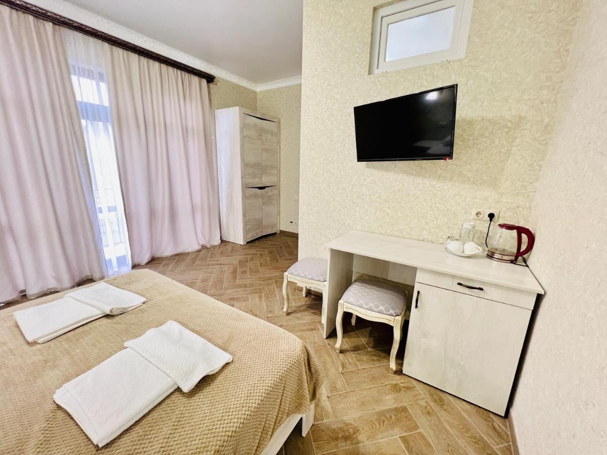 Hotel Black Sea Sukhumi Eksteriør billede