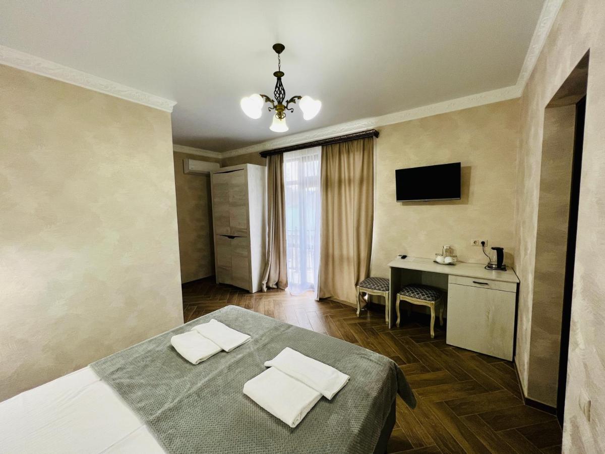 Hotel Black Sea Sukhumi Eksteriør billede
