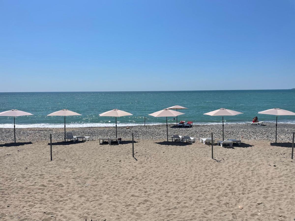 Hotel Black Sea Sukhumi Eksteriør billede