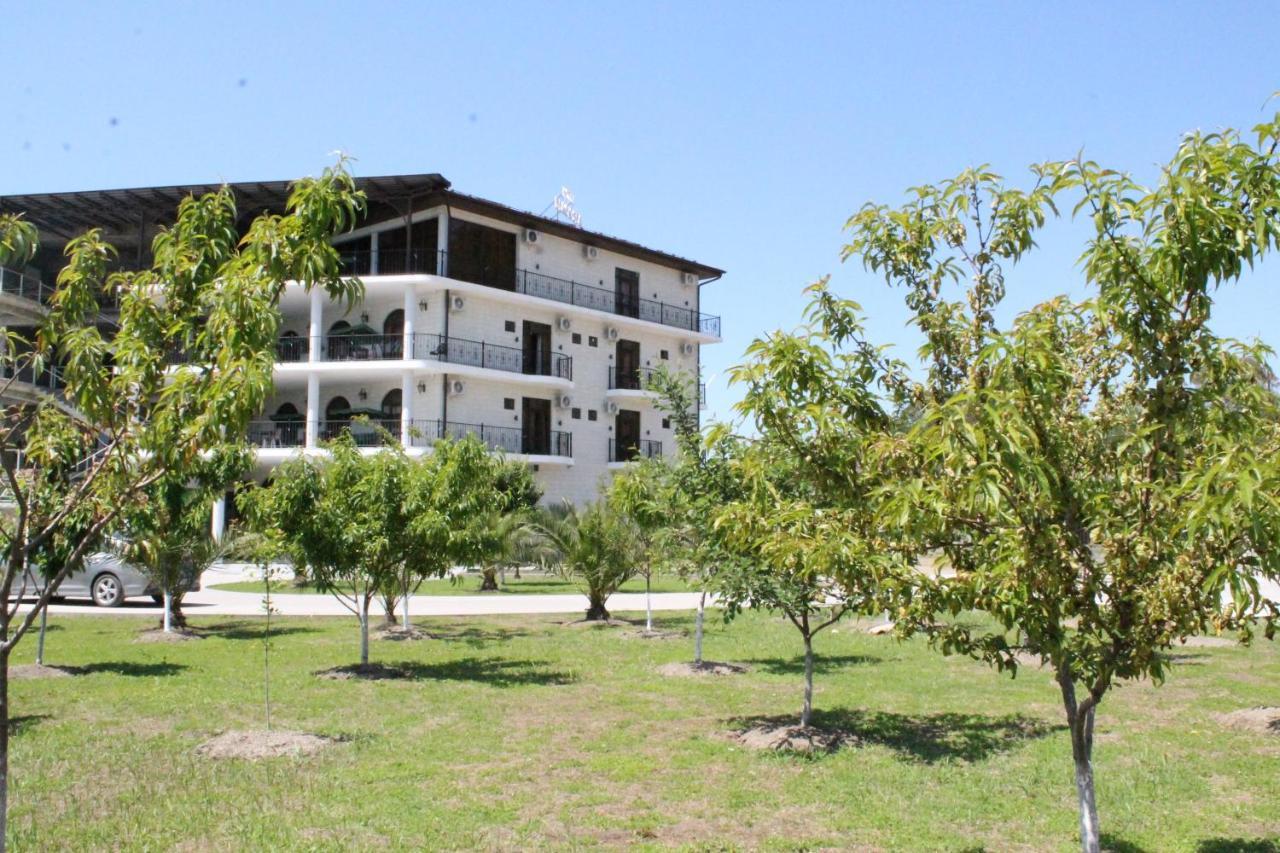 Hotel Black Sea Sukhumi Eksteriør billede