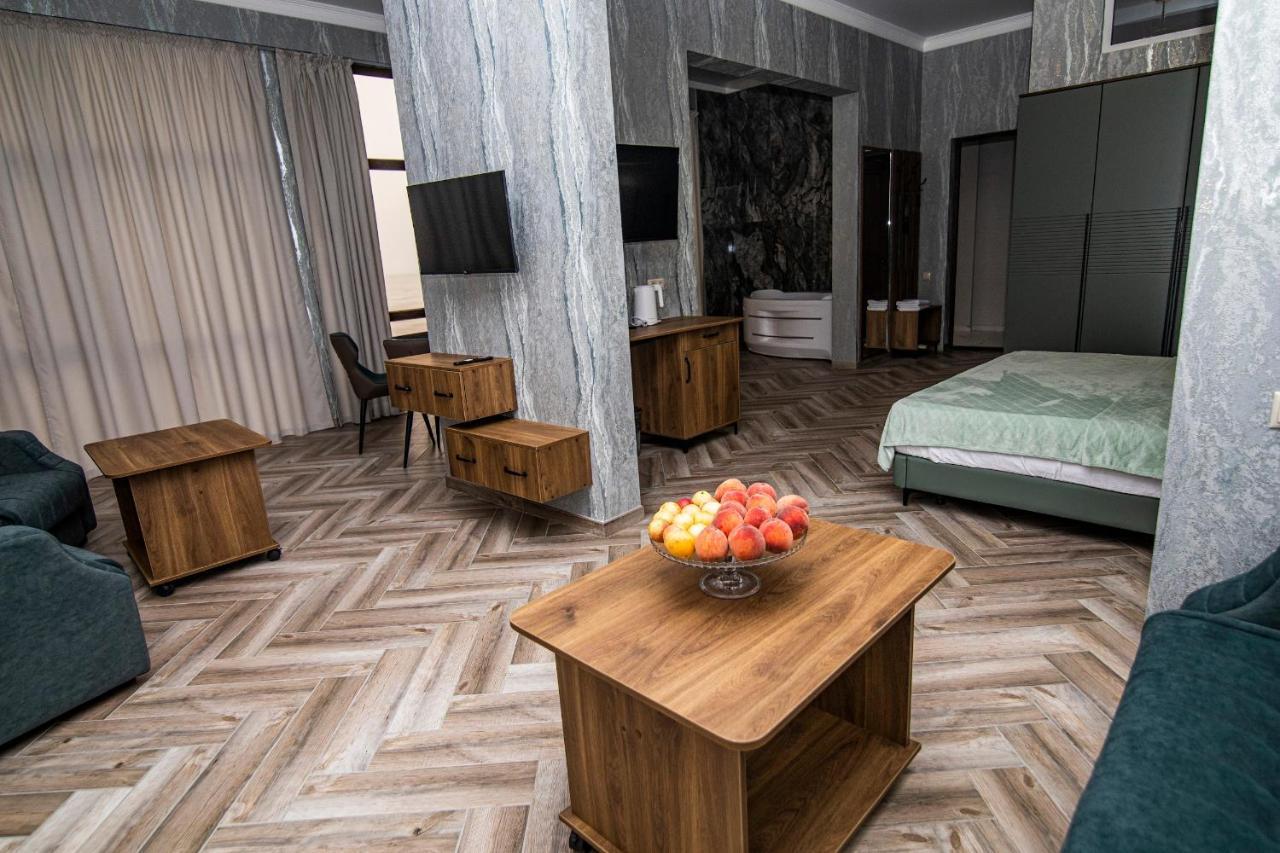 Hotel Black Sea Sukhumi Eksteriør billede